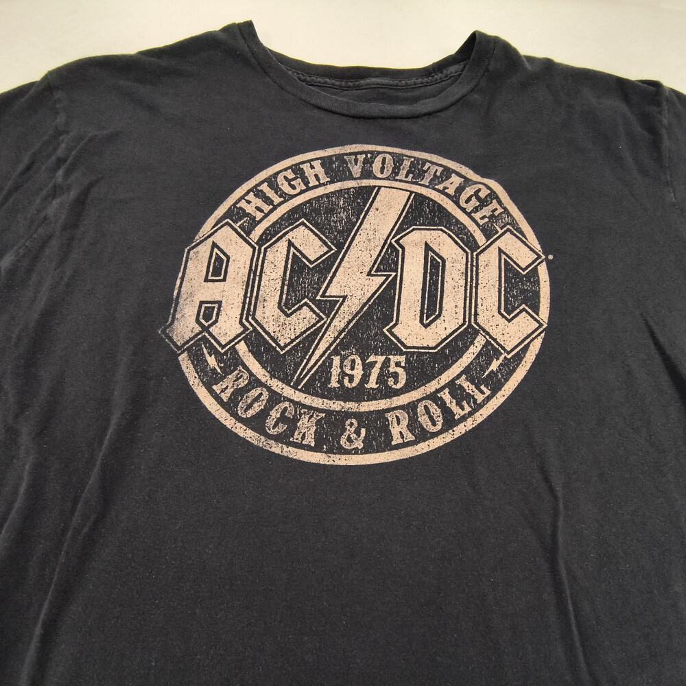 ACDC High Voltage Band Crew Neck Short Sleeve Graphic T Shirt Mens Size XL Black